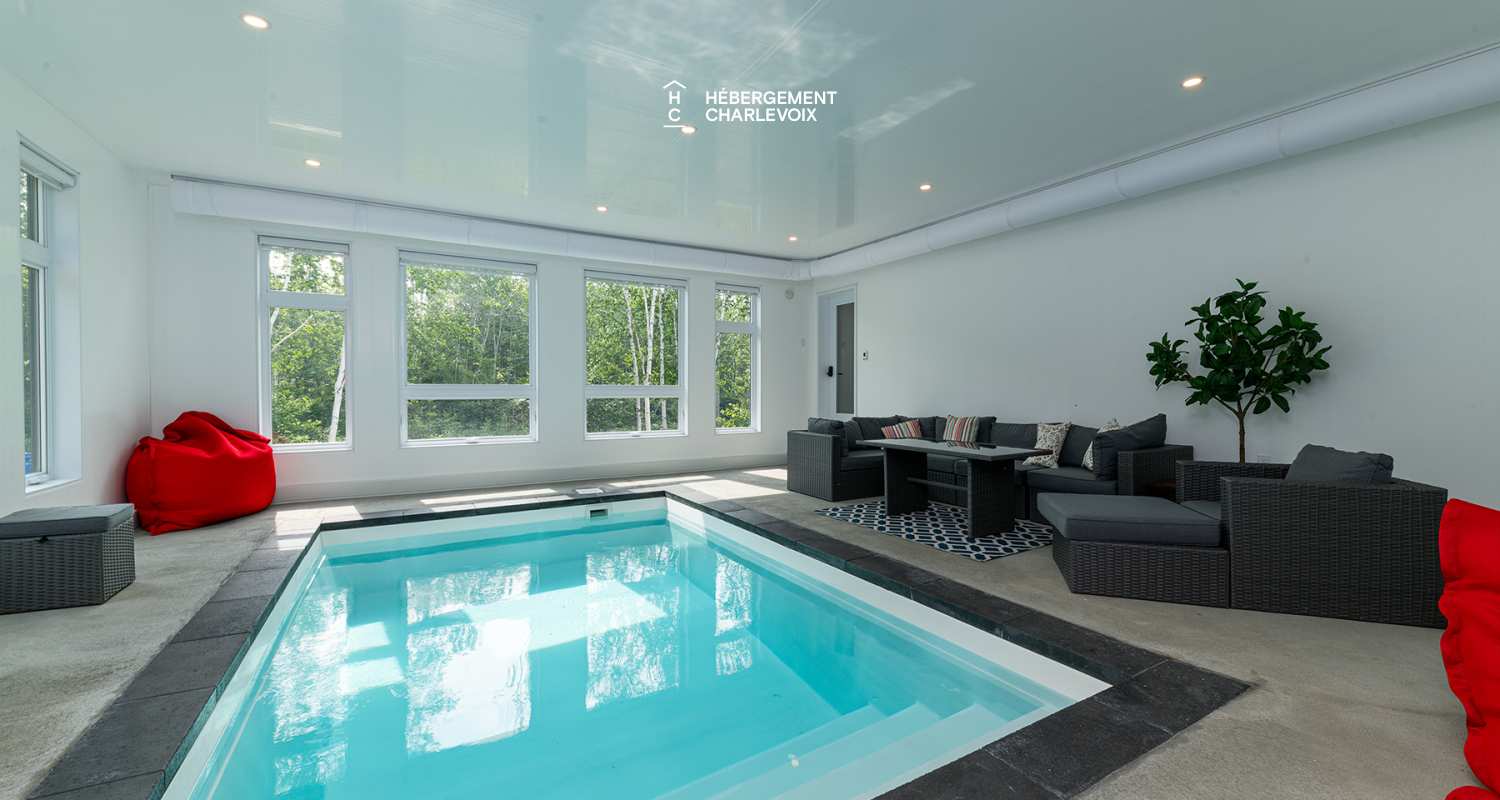 DIS-28 - Piscine chauffée et spa!